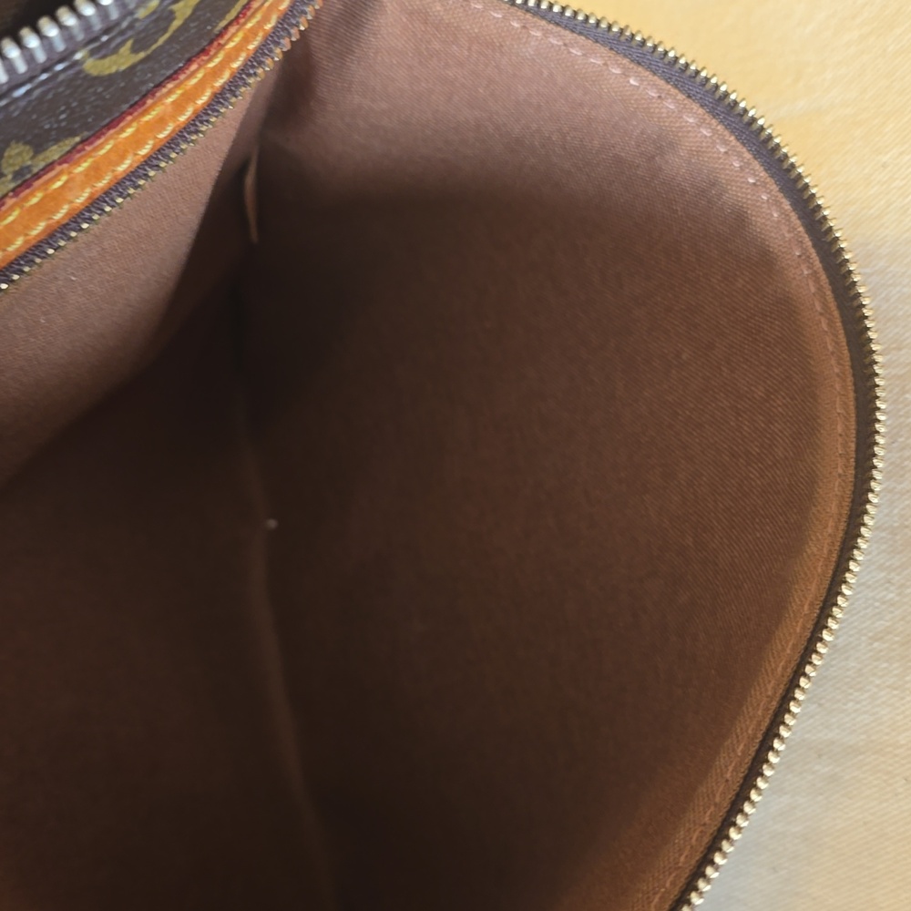 Louis Vuitton Bosphore Pochette Crossbody Bag - Picture 9 of 10